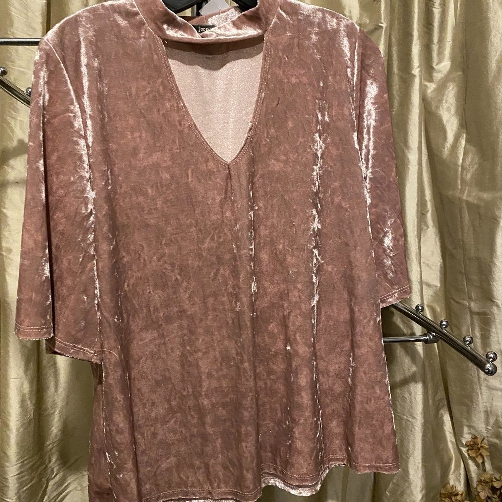 Pink velvet choker neck